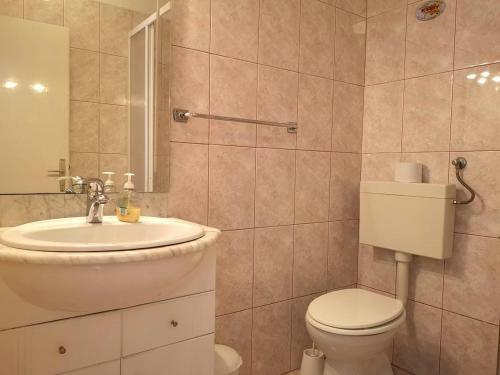 Apartments With A Swimming Pool Banjol (rab) - 11382