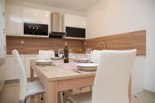 Antonija Apartments With Pool