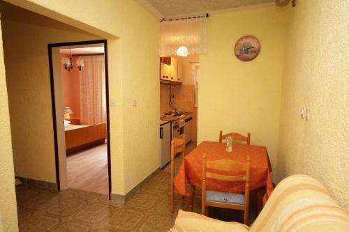 Apartment Mundanije 4953c