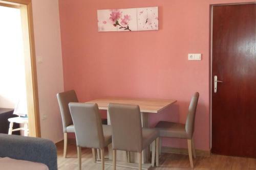 Apartment Mundanije 4953c
