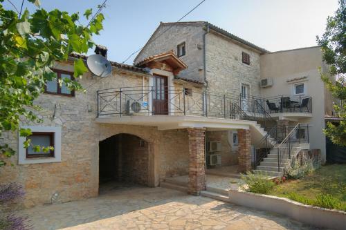 Apartment Borgo 8
