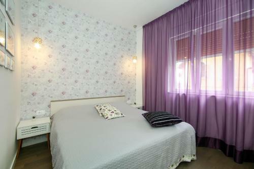 Anna Apartments
