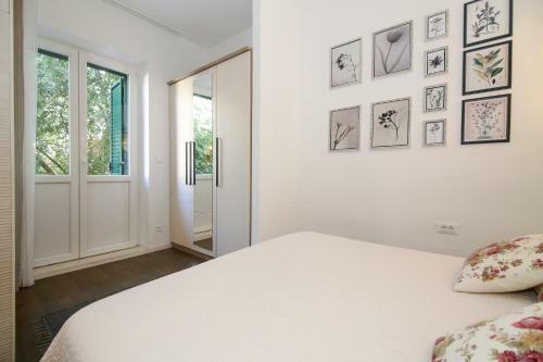 Anna Apartments