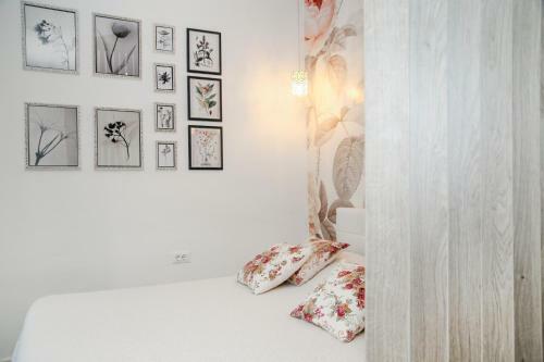 Anna Apartments