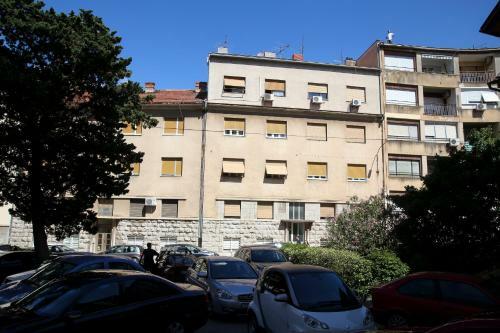 Anna Apartments