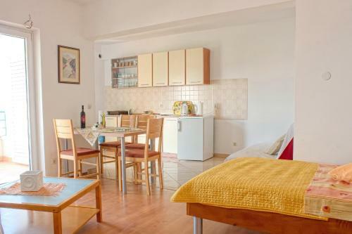 Hostal Apartments Dani