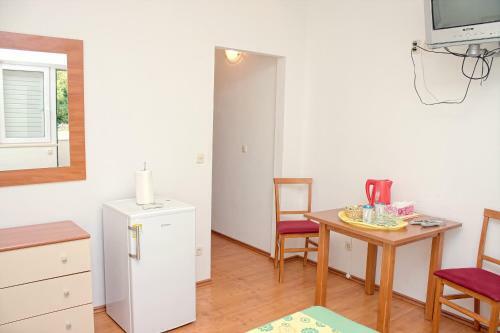 Hostal Apartments Dani