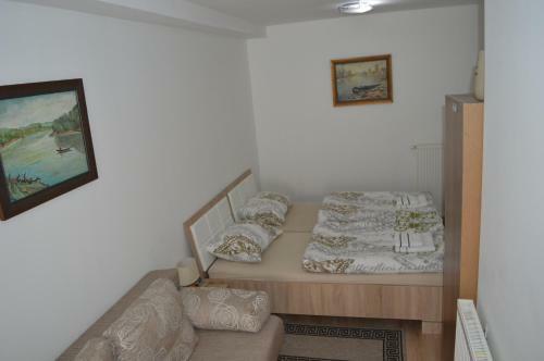 Hostal Rooms Ara?i?