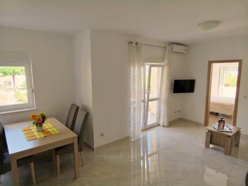 Apartments Zvone