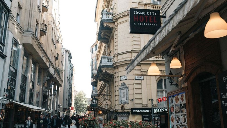 Cosmo City Hotel