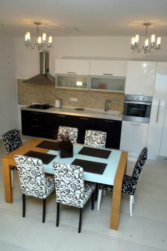 Hostal Apartments Perina