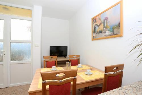 Apartment In Rabac 16939