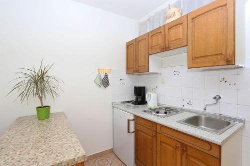 Apartment In Rabac 16939
