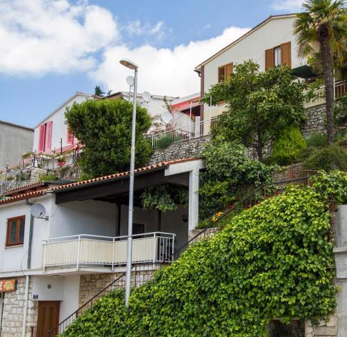 Apartment In Rabac 16939