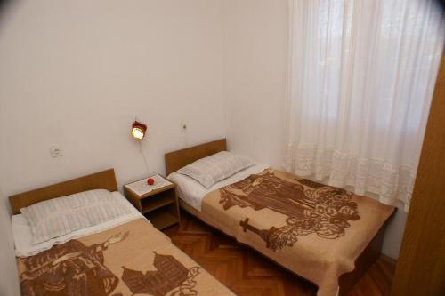Apartments By The Sea Rogoznica - 4313