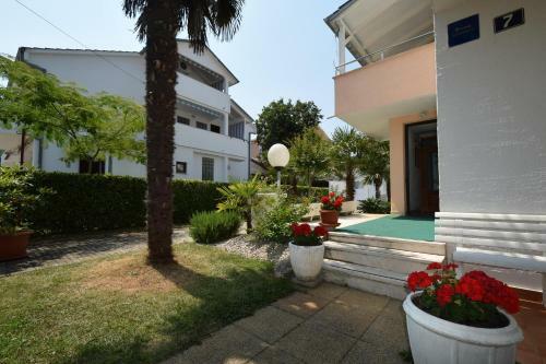 Apartments Zoric