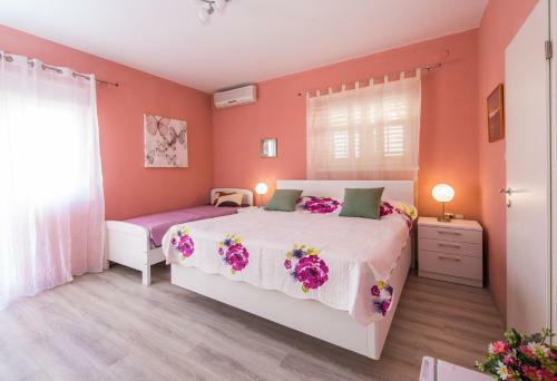 Hostal Apartments Biba