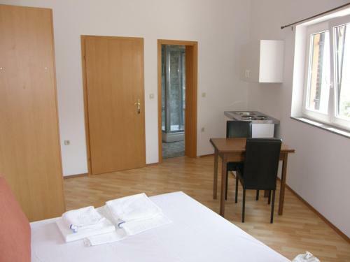 Apartments Pintar Zarok