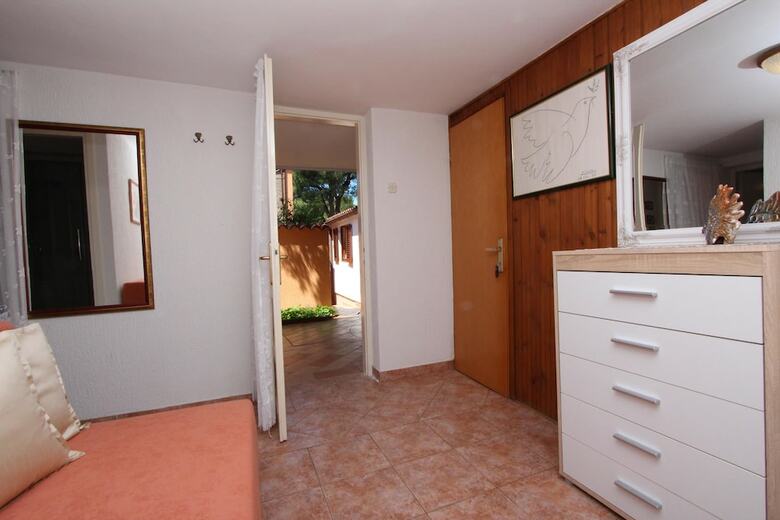 Hostal Apartments Villa Lucu