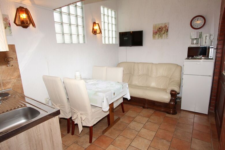 Hostal Apartments Villa Lucu