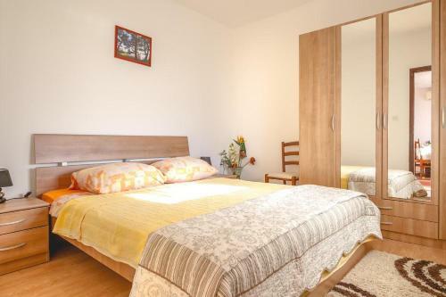 Hostal Double Room Njivice 5362b