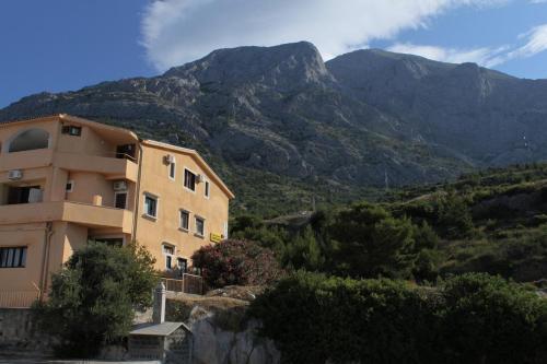 Apartment Baska Voda 6872a