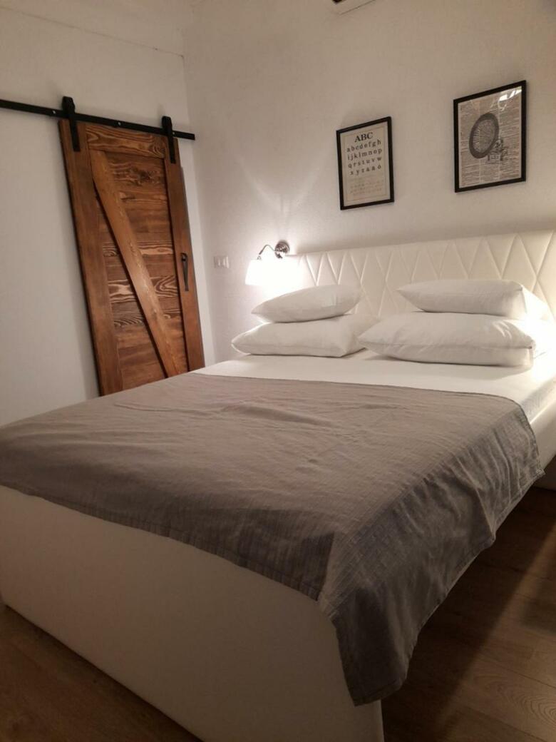 Hostal Private Accomodation Linda