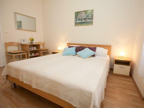 Hostal Apartment And Rooms Cvita