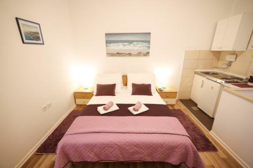 Hostal Apartment And Rooms Cvita