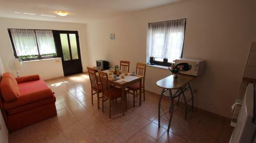 Apartment Malinska,krk, Primorje-gorski Kotar 1