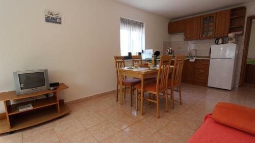 Apartment Malinska,krk, Primorje-gorski Kotar 1
