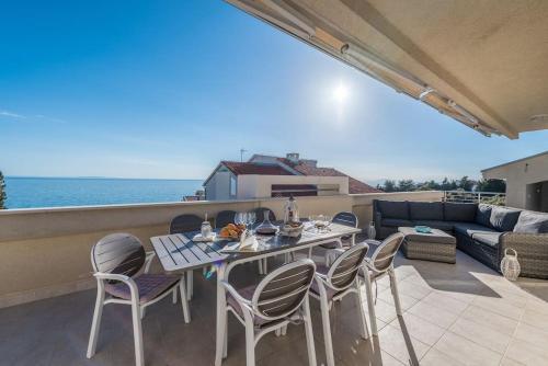 Apartments Villa Maelise