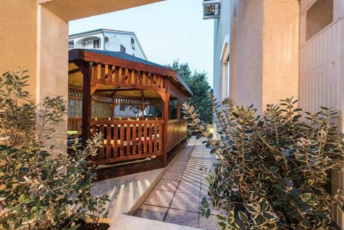 Apartments Villa Maelise