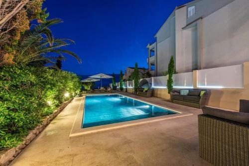 Apartments Villa Maelise