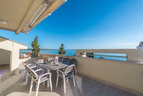Apartments Villa Maelise