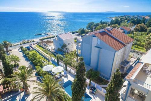 Apartments Villa Maelise