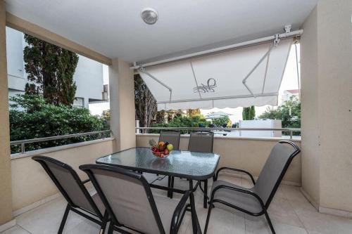 Apartments Villa Maelise