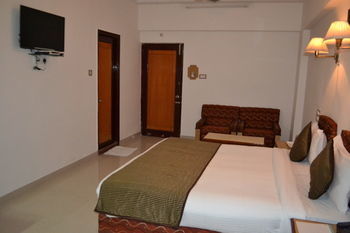Hotel Chandra Inn