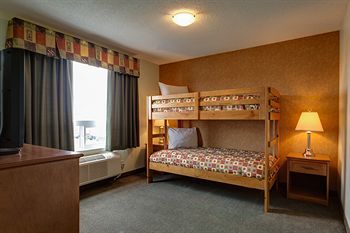 Hotel Service Plus Inns And Suites