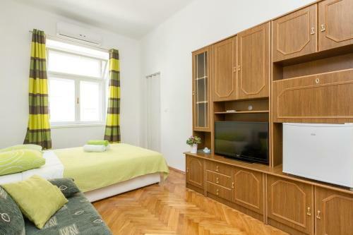 Hostal Central Jardin Guest House Split