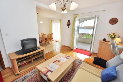 Apartment Seget Donji 10023c