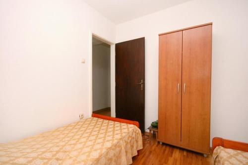 Apartment Arbanija 1124a