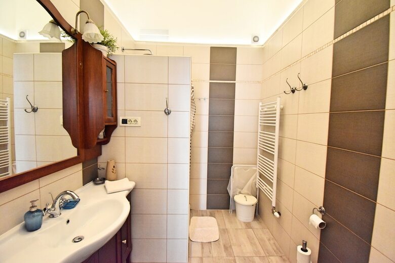 Donos Apartments