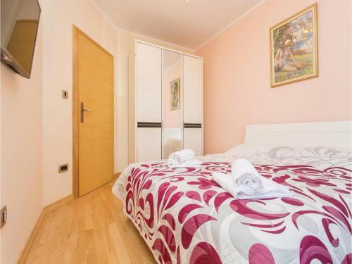 One-bedroom Apartment Vantacici 03