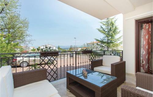 One-bedroom Apartment Vantacici 03