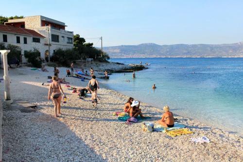 Apartments With A Parking Space Slatine (ciovo) - 8658