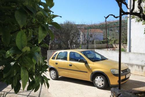 Apartments With A Parking Space Slatine (ciovo) - 8658
