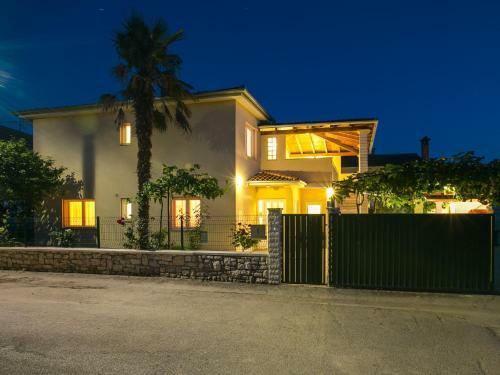 Holiday Home Maya
