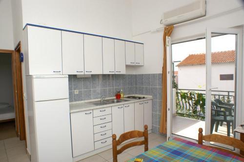 Apartments With A Parking Space Vodice - 4236