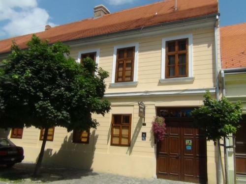 Hostal Guesthouse Maksimilian